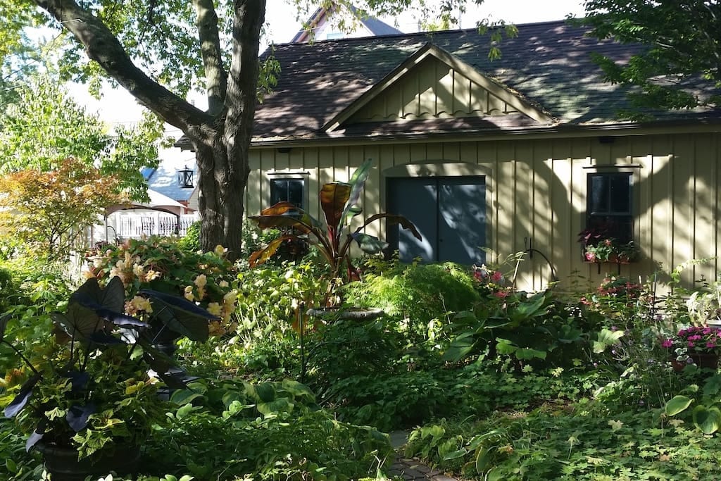 Sanger House Bed and Breakfast Milwaukee Sanger House Bed and Breakfast Milwaukee